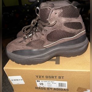 Yeezy Desert Boot Oil. Size 10